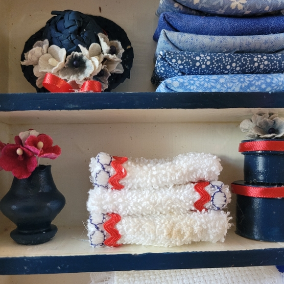 Vintage miniature doll house hutch armoire storage shelving unit - Picture 5 of 13